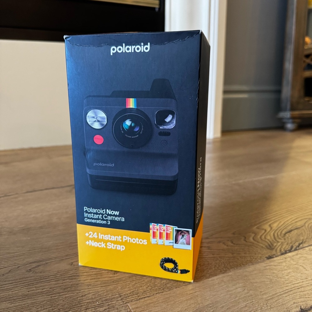 New Polaroid Now Instant Camera (Gen 3) + 24 Photos Film Bundle
